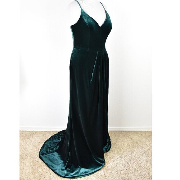 Revelry Velvet Formal Gown Classic Emerald - 16 - Picture 6 of 9